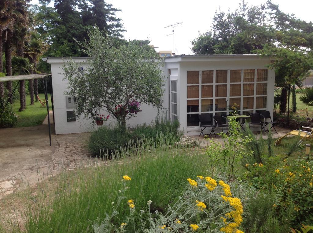 Holiday House Altea Banjole Bagian luar foto