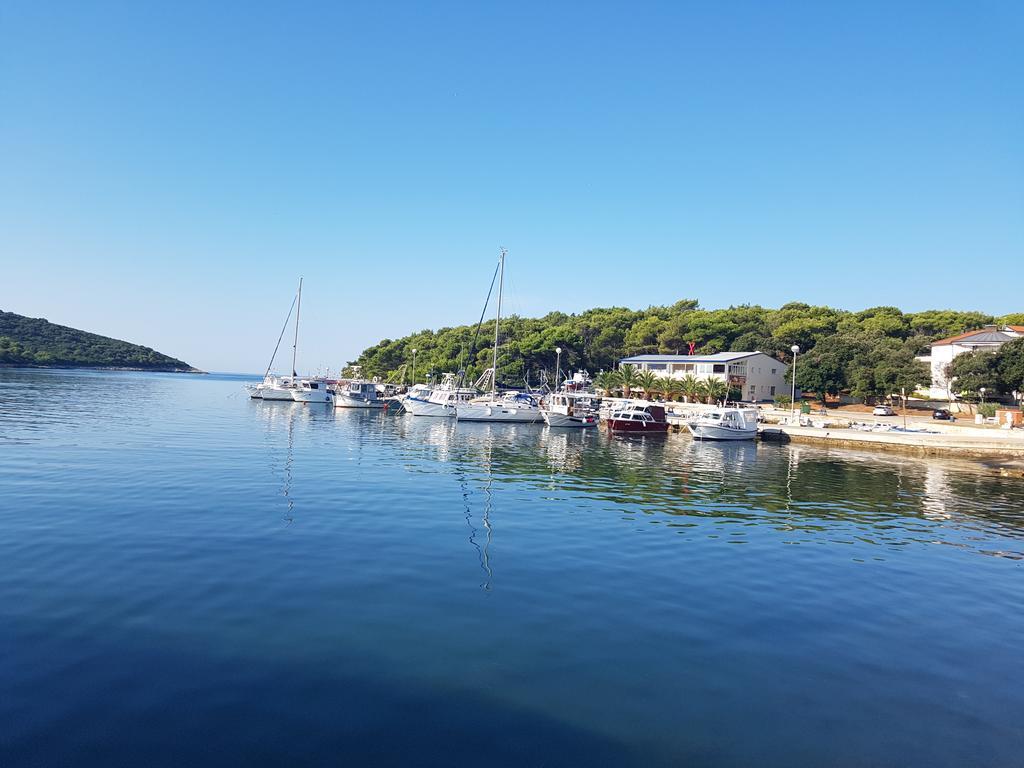 Holiday House Altea Banjole Bagian luar foto