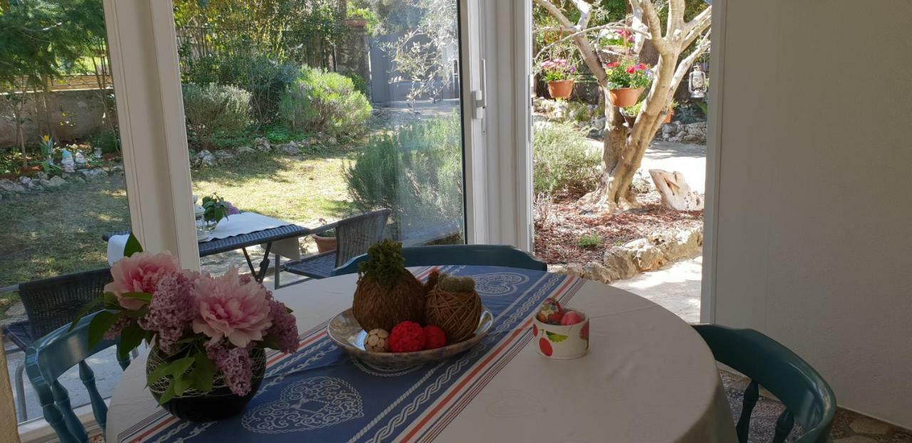 Holiday House Altea Banjole Bagian luar foto