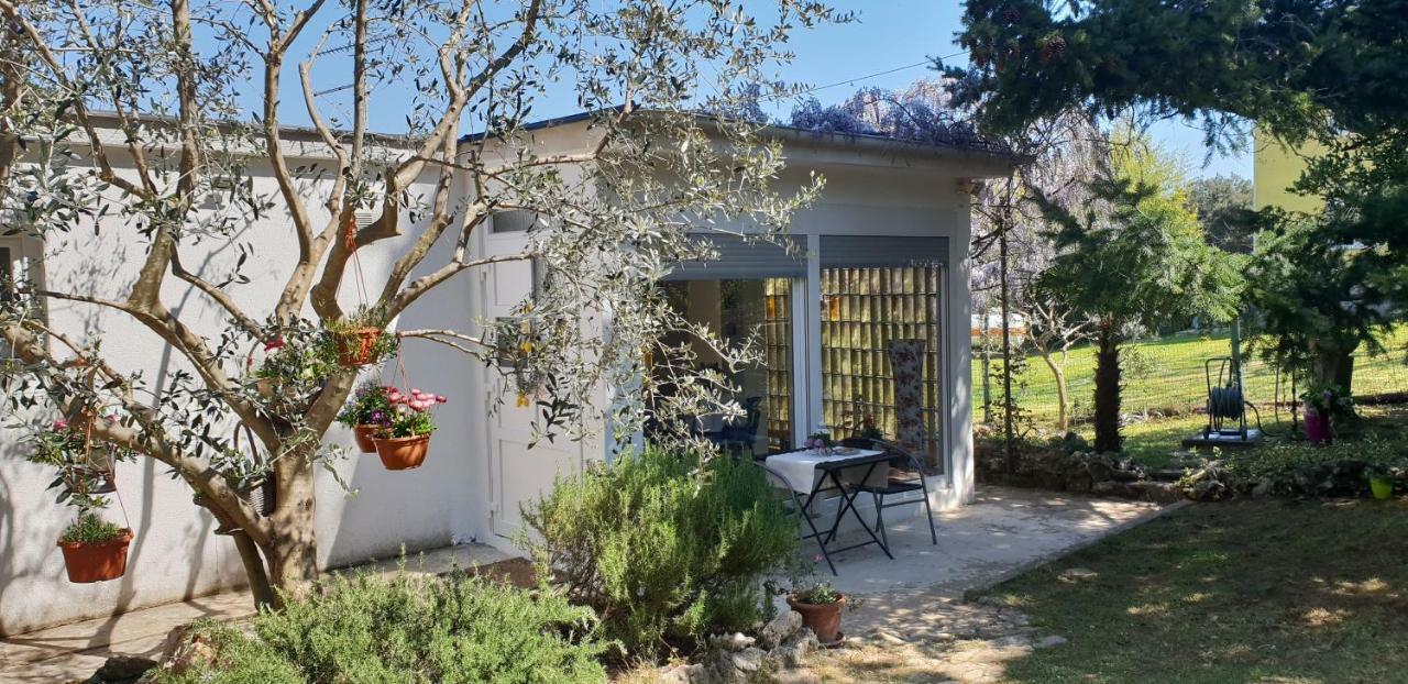 Holiday House Altea Banjole Bagian luar foto